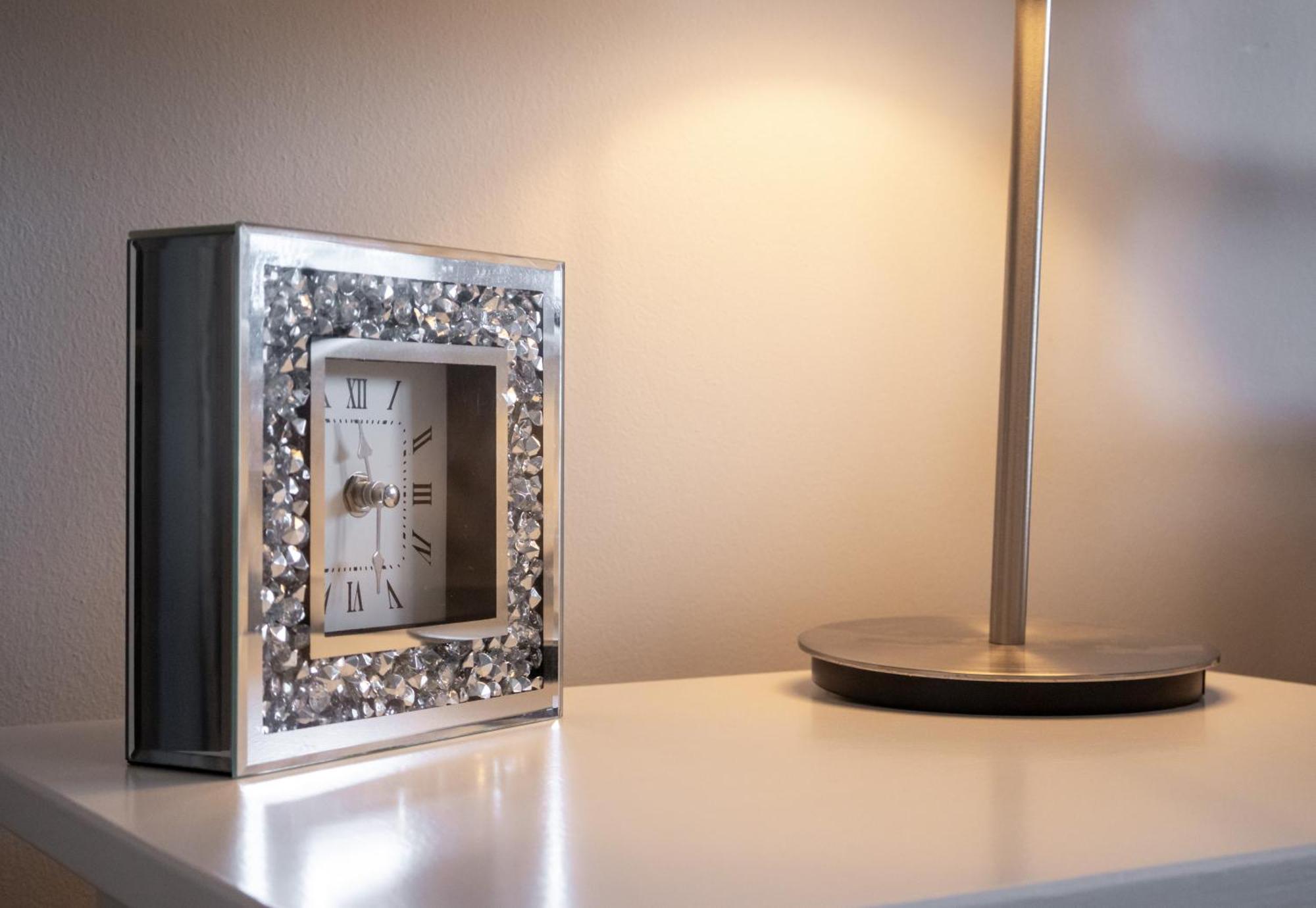 קרואולי Modern 2 Bed Apartment Near Gatwick מראה חיצוני תמונה